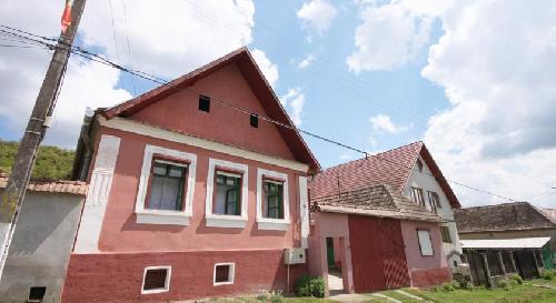 Pensiunea Casa Tri Feresti, Curciu, judetul Sibiu