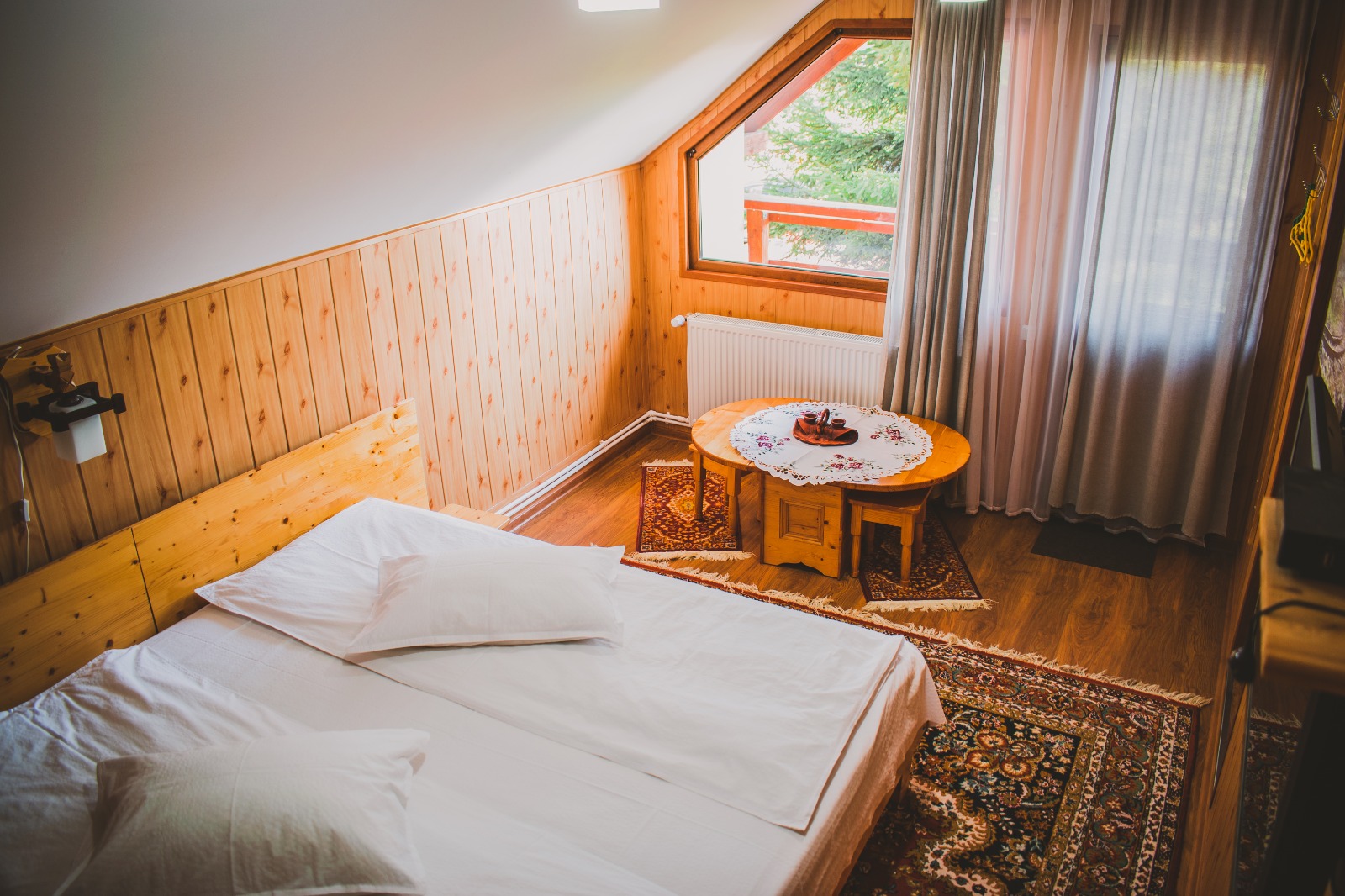 La Doi Bivoli, Comanesti, judetul Bacau