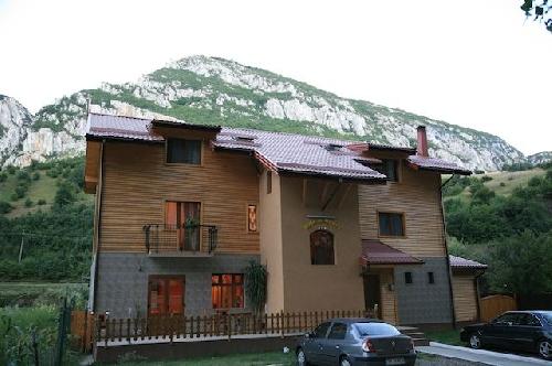 Pensiunea Roua de Munte, Baile Herculane, judetul Caras Severin