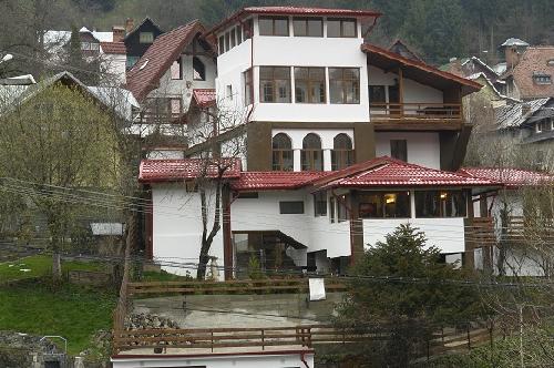 Pensiunea New Aosta Garden, Sinaia, judetul Prahova