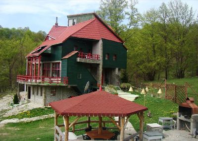 Vila BARLOGUL URSILOR, Lepsa, judetul Vrancea